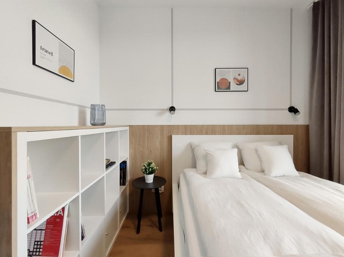 Elegant 3City Apartment With Parking In Gdansk By Noclegi Renters Екстер'єр фото